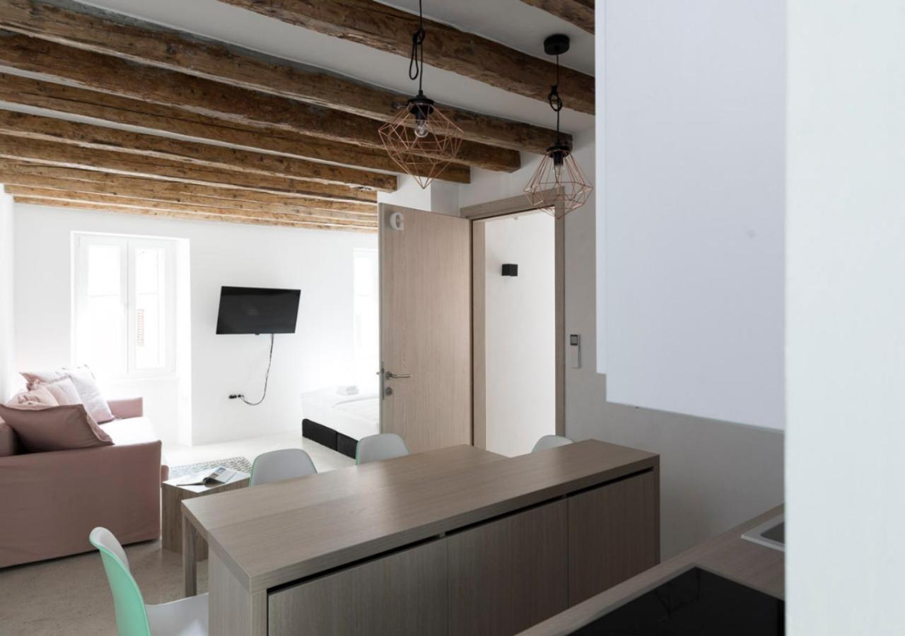 Labum Accommodation Ізола Екстер'єр фото